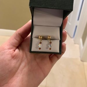 Elegant dainty earrings